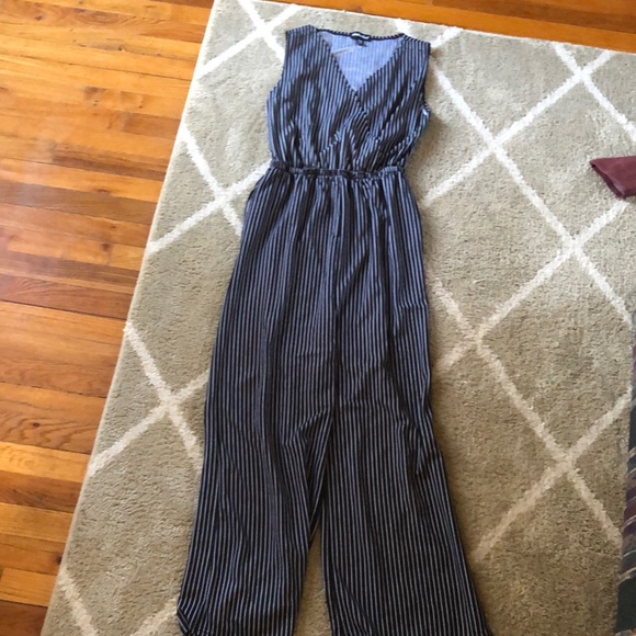 They are size Medium and they are silky and they are boot cut - Picture 1 of 1